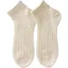 Calcetines blancos finos de verano para mujer, calcetines cortos de malla transpirable, ligeros, antideslizantes, calcetines cortos blancos dulces de encaje calado
