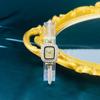 Comércio exterior transfronteiriço popular quadrado nicho relógio de quartzo simples luz luxo avançado joias ajustável pulseira de fivela relógio feminino