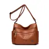 Bolsa Feminina 2026 Nova Simples Moda Bolsa Transversal Versátil para o Dia a Dia Bolsa de Ombro Grande Capacidade Bolsa para Mãe de Meia-Idade Atacado