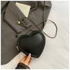 Mini Bolsa de Ombro Única Fashion Formato de Coração Tendência Estilo Coreano 2025 Verão Nova Bolsa Transversal de Ombro Único com Corrente Leve de Luxo Versátil