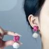 Pendientes de bola de pelo con aguja de plata S925, bonitos y adorables, con forma de bola de peluche cuadrada a cuadros, para mujer, otoño e invierno, recién llegados.
