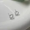 Pendientes de Corona Pequeña con Ramas y Hojas de Circonita Bañados en Plata 925 con Oro de 14K Pendientes Femeninos de Planta Pequeña Flor Diamante Brillante Estilo Japonés y Coreano