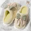 Zapatillas de Algodón para Mujer con Lazo Lindo 2026 Nuevo Otoño/Invierno Hogar Interior Antideslizantes Cálidas Felpa Dibujos Animados Zapatos de Algodón