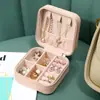 Porta-Joias Portátil Viagem Sofisticado Exquisito Compacto Brincos Anel Colar Brincos Joias de Mão Mini Caixa