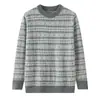 Nuevo suéter de lana para hombre para otoño e invierno, suéter de punto grueso con jacquard de patrón de diamante, camisa base de punto cálido con cuello redondo