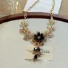 Collar con Pendientes de Flor Transfronterizos Europeos y Americanos Borla Negra de Gota de Agua Elegante Traje Collar de Palacio de Gama Alta Exquisito para Mujeres