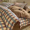 Conjunto de Quatro Peças Escovado Outono e Inverno, Lençóis e Fronhas de Algodão Puro Classe A, Têxteis Domésticos Nantong, Conjunto de Três Peças com Capa de Edredom para Cama de Algodão