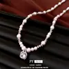 Collar con Colgante Cuadrado de Circonita con Perlas, Cadena Clavicular de Lujo Ligero de Alta Gama, Collar Versátil de Diseño Nicho al por Mayor