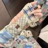 Cardigan Pijama Xadrez com Estampa de Urso Estilo Doce e Descolado Infantil para Mulheres, Conjunto Longo de Primavera com Mangas Longas e Calças Longas Soltas para Usar em Casa
