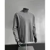 Camisa Base Masculina Desconstruída de Gola Meia-Alta, Moletom Pesado Desconstruído Estilo Americano de Inverno com Camiseta Cinza de Manga Longa
