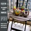 Mesa e Cadeiras de Varanda para Apartamentos Pequenos Mini Moderno Simples Mesa de Chá de Madeira Maciça Combinação de Três Peças Mesa Redonda Mesa de Café de Lazer