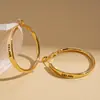 Pendientes Redondos Personalizados con Letras Brillantes Estilo Europeo y Americano, Transfronterizos Sencillos y de Moda, Pendientes de Nicho de Gama Alta para Mujeres