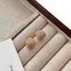Pendientes Triangulares de Encaje Completo con Diamantes 3D de Estilo Minimalista de Nicho Coreano y Japonés para Mujer, Adecuados para el Viaje Diario, con un Aspecto de Alta Gama y Temperamento Versátil