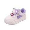 Tênis de couro para meninas, nova coleção de verão 2026, tênis brancos infantis, sapatos casuais para estudantes, sapatos de menina com fecho de velcro