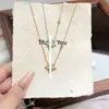 [Colección de Flores] Pulsera de Trébol de Cuatro Hojas Fritillaria Versión Alta Collar de Diamante Redondo Anillo de Diseño de Lujo Alto Pendientes para Mujer