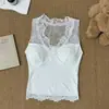 Camisole de renda com decote V para usar por baixo, com bojo, para um visual puro e bonito nas costas, camada base
