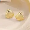 Pendientes de Lujo Ligero con un Toque de Alta Gama, Tachuelas Acrílicas de Concha de Estrella de Mar, Diseño Único, Accesorios Populares de Oreja de Venta Caliente Transfronteriza