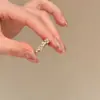 Anillo Liso de Piedra Ojo de Gato, Perla Planeta y Circonita con Diseño Suave, Anillo Exquisito Apilable de Lujo Ligero