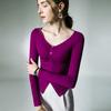 Top chic de nicho con cuello en V, diseño plisado, estilo extranjero, camisa pequeña nueva de otoño, camiseta base ajustada adelgazante