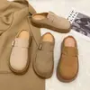 Sandalias de mujer versátiles slip-on para exteriores, estilo retro con cinturón, nuevo estilo, hebilla, suela gruesa, punta cerrada, medias pantuflas para otoño, estilo perezoso