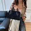 Nova Moda Leve Luxo Feminina Texturizada Versátil Retrô Pequena Bolsa Quadrada para Ir ao Trabalho, Compras, Bolsa Transversal Casual na Moda