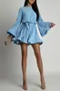 Vestido feminino curto elegante plissado com amarração na cintura, estilo solto, design novo 2026, pronto para envio, europeu e americano