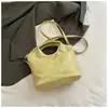 Bolsa Saco Casual Grande Capacidade Cor Sólida Simples Moda Verão 2025 para Mulheres Bolsa de Ombro Transversal Elegante de Alto Valor