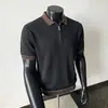 Camisa de Tricô Estilo Old Money Masculina Manga Curta Toque de Luxo Gola com Lapela Zíper Casual de Negócios Camiseta Top
