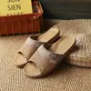 Novas Sandálias de Bambu 2021 para Casal Femininas de Verão para Casa Tapete de Rattan de Palha Calçados Domésticos Internos Masculinos Planos Abertos