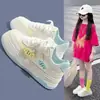 Novos tênis infantis 2026 primavera e outono confortáveis respiráveis fofos casuais para meninas, tênis esportivos da moda, sapatos casuais infantis