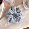 Scrunchie Bordado Listrado Vermelho e Azul para Mulheres, Prendedor de Cabelo de Alta Qualidade Estilo Coreano, Nova Faixa de Cabelo Flor de Cabelo 2025