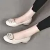 Zapatos planos bajos para mujer, nuevo modelo 2026, zapatos de cuero suave para mujer, zapatos pequeños de cuero de tacón bajo, estilo otoño, punta redonda, mocasines con hebilla cuadrada