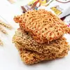 Fideos Crujientes Unified Little Raccoon Sabor Cangrejo Picante, Fideos Instantáneos Mixtos Vegetarianos, Caja de 30 Bolsas