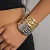 Pulsera Abierta de Tira Metálica Rayada Plegada Estilo Europeo y Americano, Artesanía Pesada, Simple y Única, Pulsera de Declaración Audaz, Joyería Femenina de Alta Gama Transfronteriza