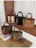 Estilo Melard ante retro colección otoño/invierno 2026: un bolso de hombro, bolso cruzado y bolso de mano elegante y sofisticado, perfecto para ir al trabajo