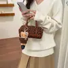 Bolsa Boston simples, estilosa e única para mulheres, nova coleção 2026, design de alta qualidade, adequada para o trabalho, para ir e voltar do trabalho e como bolsa de ombro ou bolsa transversal