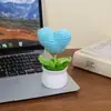 Planta mini en maceta tejida a crochet con forma de corazón de lana, hecha a mano, transfronteriza, flor artificial de escritorio, decoración de coche, regalo