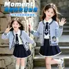 Suéter para Meninas Primavera Outono Inverno Conjunto de Três Peças Estilo College Chique Top para Crianças Médias e Grandes Jaqueta Cardigan de Tricô para Menina