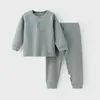 Conjunto de roupa íntima para bebê, estação primavera e outono, loungewear macio com toque de algodão, roupa íntima térmica quentinha, conjunto de blusa e calça de outono