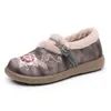 Inverno Novo Estilo Old Beijing Confortável Não Cansativo Resistente ao Desgaste Plus Velvet Espessado Sapatos de Mãe Botas de Neve Bordados Sapatos de Algodão Versátil Confortável