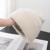 Gorro de Punto de Color Caramelo Estilo Coreano con Pelo Largo para Mujer en Otoño e Invierno Gorro de Lana Grueso y Cálido con Protección para los Oídos a Prueba de Viento Peludo