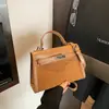 Bolso Kelly de Diseño de Nicho Moderno y Elegante 2025 Modelo Nuevo Versátil para Mujer, Bolso de Hombro Cruzado Sencillo Casual de Alta Gama