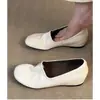 Sapatos femininos estilosos com aumento interno de 4 cm, novos mocassins versáteis slip-on de bico redondo para outono e inverno de 2026 para uso externo