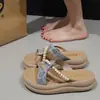 Sandálias Espessas Deslumbrantes Estilo Francês para Mulheres, Uso ao Ar Livre no Verão, Combinadas com Saias, Novo Estilo Super Popular de 2026, Sandálias Romanas Inspiradas na Chanel