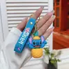 Nuevo Llavero de Dibujos Animados Stitch Lindo Colgante para Mochila Escolar de Estudiante Muñeco Llavero Joyería Pequeña Venta al por Mayor