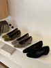 2026 Novos Sapatos Femininos Mary Jane Retro Francês Aumentadores de Altura para o Dia a Dia Sapatos de Salto Único Camurça Bico Quadrado Laço