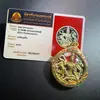 Amuleto Budista Tailandés, Estilo Esmalte Luang Por Luang 2549, Acabado Dorado Sol Rojo, con Tarjeta, Auténtico Amuleto Tailandés Original del Templo