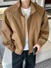 Chamarra bomber retro americana con cuello alto, moda de primavera/otoño para hombre, corte holgado, casual, estilo corto, chamarra de trabajo versátil