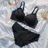 Roupa íntima fina sem costura feminina de verão sem aros pequeno push-up para seios pequenos anti-queda Roupa íntima para fenda paramiliar