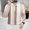 Camisa polo de malha listrada de alta qualidade, novo estilo de verão para homens, manga curta, versão coreana, corte slim, camisa da moda para jovens de meia-manga